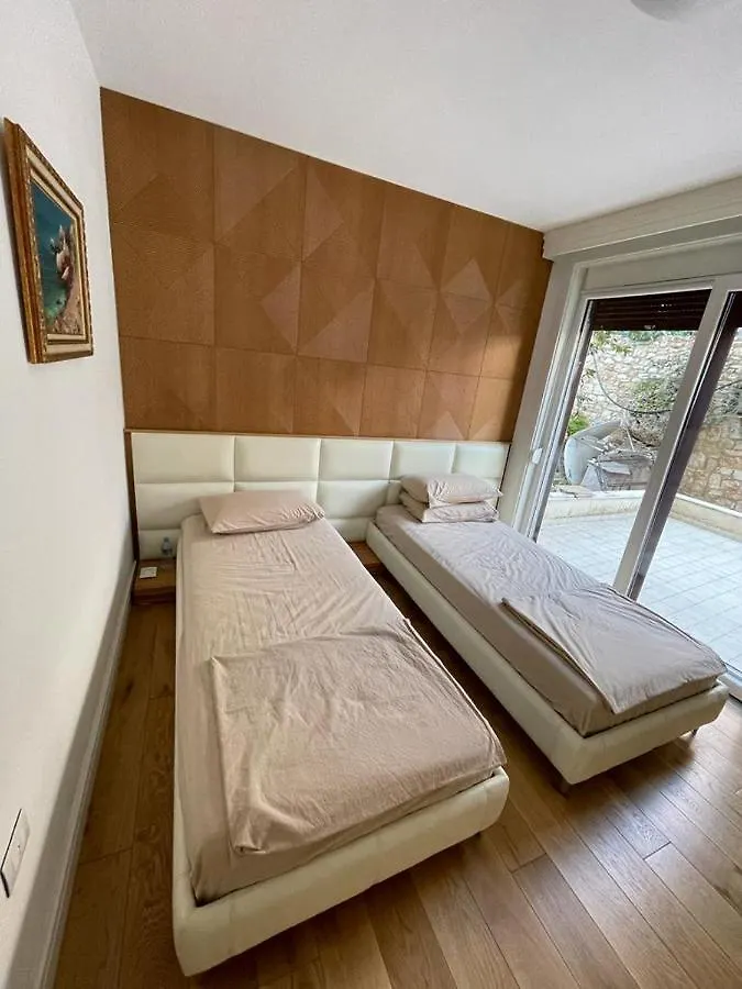 Sea Gem Apartment Dhërmi 0*,  Albania